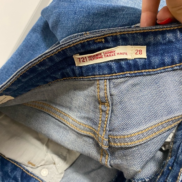 721 high rise size 28 Levi’s - Picture 3 of 3